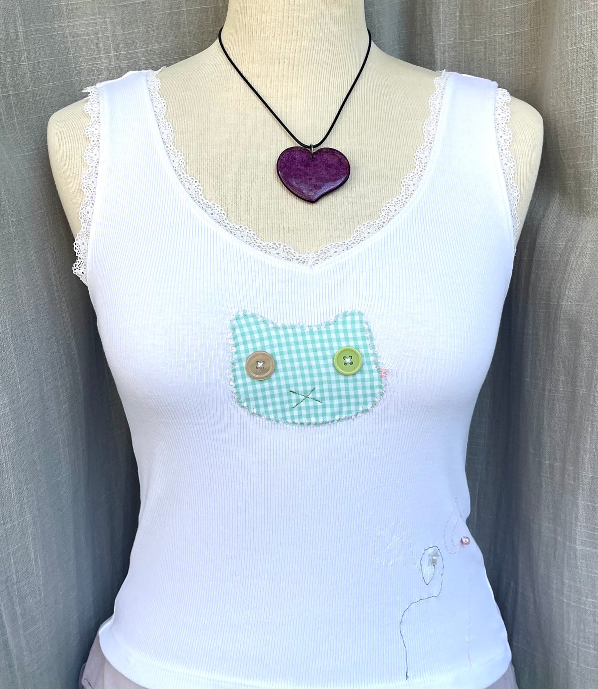 “button kittie” tank top