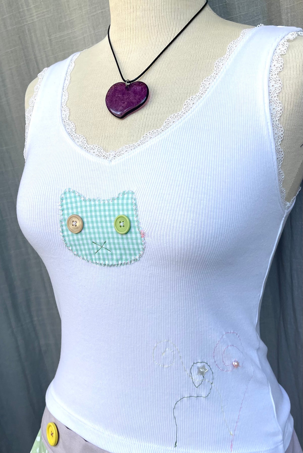 “button kittie” tank top